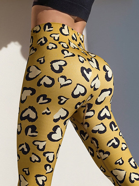 ZASUWA Female Heart-Leopard Print Scrunch Bum Leggings